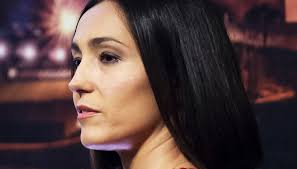 E li ha esibiti con grande disinvoltura anche sul red carpet alla mostra del cinema di venezia. Caterina Balivo Confessioni Su Sanremo A Vieni Da Me E Il Nuovo Look Piace Dilei