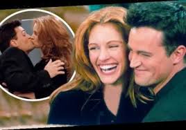 He has also dated neve campbell, heather graham and maeve quinlan. Julia Roberts Got Matthew Perry To Write A Physics Paper In 1996 Best World News