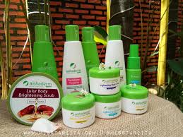 Ekstrak buah kurma mengandung 0% gula, lemak, protein dan mineral lainnya seperti tembaga, asam folat dan magnesium yang dapat membantu melembabkan kulit serta mencegah penuaan dini. Hijrah Bersama Aishaderm Kosmetik Sahabat Muslimah Beauty Influencer Gathering In Medan Beauty Blogger Medan Misstariita