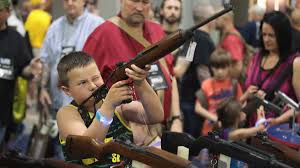 La Asociación Nacional del Rifle rechaza aumentar a 21 la edad mínima para  comprar armas
