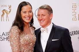 Sind sie fußballfan, frau wike? Bastian Schweinsteiger Liebeserklarung An Ana Ivanovic Gala De