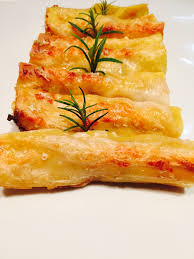Il ripieno dei cannelloni zucca e ricotta è perfetto per i vostri ospiti vegetariani e non solo! Cannelloni Zucca Salsiccia E Ricotta Pumpkin Sausage Cannelloni Ricette Veloci Dopo Lavoro After Work Quick Recipes