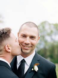 6 Real Wedding Lip-locks for International Kissing Day