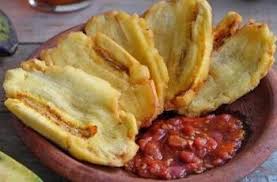 Pisang goreng sambal roa, camilan populer di sulawesi utara. Menyantap 4 Kuliner Berbahan Dasar Pisang Khas Makassar Guideku Com