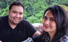 TOP GOSSIP 9: Vanessa Angel Siapkan Mental Jadi Mantu Anak Soekarno :  Okezone Celebrity