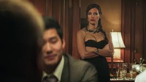 The true story of the real molly bloom is explored, including the celebrities who played at her poker games. Molly S Game Netflix