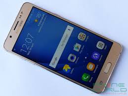Samsung Galaxy J5 2016 Review - PhoneWorld