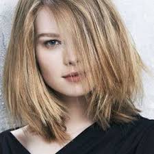 Coiffure carre plongeant visage rond.jpg coiffure carre plongeant visage rond. Quelle Coiffure Pour Mon Visage Notre Guide Tendance 2021
