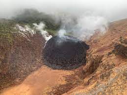 Residents of st vincent and the grenadines have been warned they may have to evacuate their homes within 24 hours as a volcano begins to spew lava from a newly formed dome after lying dormant for decades. Soufriere St Vincent Volcano West Indies St Vincent Lava Dome Continues To Grow Volcanodiscovery