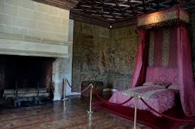 Chambre Des Cinq Reines Au Chateau De Chenonceau Cette Chambre Rend Hommage Aux Deux Filles Et Aux Trois Belles F Chateau De Chenonceau Chateau Chateau France