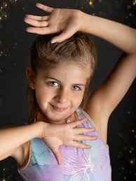 Spots are Filled! Get ready to Vote in March! Sharing more fun shots from  my lighting test with my three cats! 😻✨ And guess what? Pooch Playoffs  isn't just for dogs! I