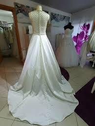 So manche braut steht vor der frage, ob sie sich ein gebrauchtes brautkleid für die hochzeit kaufen soll oder doch lieber ein funkelnagelneues hochzeitskleid. Gebrauchte Brautkleider In Dortmund Modern Wie Neu Ca 170 Stk In Dortmund Westerfilde Ebay Kleinanzeigen