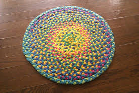 Voir plus d'idées sur le thème conception textile. Make A Braided T Shirt Rug Tapis Tresse Faire Un Tapis Tapis Avec Tee Shirt