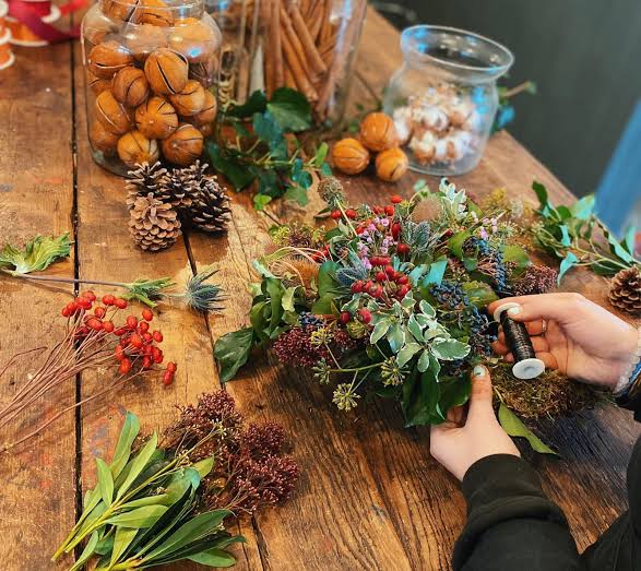 luxury christmas wreath making workshop, Hove - go.botanica