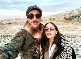 Evet hamile.elini beline koyarsa fitik,yanağına koyarsa disi agriyo,bacagina dokunsa. Can Bonomo Ve Oyku Karayel In Bebegi Gorundu 4 Aylik Hamile Oyuncu Oyku Karayel In Son Hali Galeri Takvim