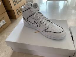 Jordan brand is dressing up their air jordan 1 mid in the brands popular black, grey, and red color combo. Jordan 1 Mid Iridescent Reflective White Wm Men S Fashion Footwear Sneakers On Carousell