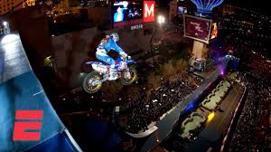 Robbie Maddison S New Year S Eve Jump In Las Vegas 2008 New Year No Limits Espn Archive Youtube In 2020 Las Vegas Stunts Robbie