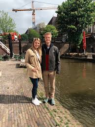 Dat komt overeen met 666.667 euro per maand. Donny Van De Beek Vriendin 2019