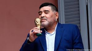 25, 2020, from heart failure, two. Maradona Am Gehirn Operiert Sport Dw 04 11 2020