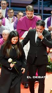 ⚫ Los familiares de las víctimas, en el funeral: «La única presidencia que queremos a nuestro lado es la de Dios», Liliana Sáenz, representante de las víctimas del accidente, ha tomado la palabra en ...