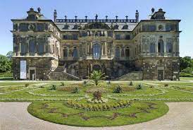 Great garden) is a baroque style park in central dresden.it is rectangular in shape and covers about 1.8 km². Palais Im Grossen Garten Dresden