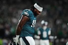 Eagles' Jalen Carter ejected for spitting on Cowboys' Dak Prescott – KETK.com | FOX51.com