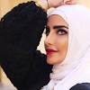 ندى كرم مصمة الازياء نالت اهتمام من قبل الجمهور بعد ظهورها في مهرجان القاهرة السينمائي والتقاط العديد من الصور لها والتي وضعها البعض في مقارنة مع الفنانة الراحلة ميرنا المهندس حيث يوجد شبه كبيرة بينهما، وقد تردد أن ندى كرم هي شقيقة الفنانة الراحلة لكنها نفت ذلك. 1