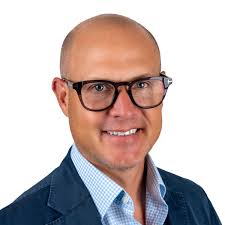 Scott Rees's Instagram, Twitter & Facebook