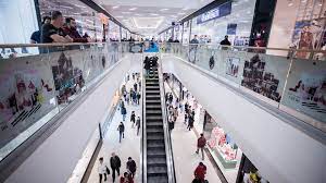 I jest jedną z największych firm odzieżowych na świecie. Promenada Mall Sibiu One Management