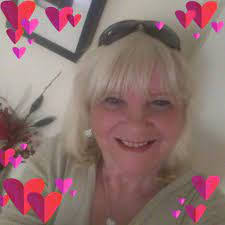 Kris Oakley's Instagram, Twitter & Facebook