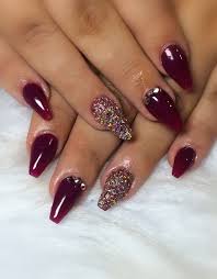 Burgundy Gold Christmas Nails Nailstyle Nails Fancy Nails Designs Christmas Nails