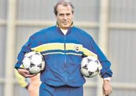 2000 yılında fenerbahçe'nin başına geçmiştir. Mustafa Denizliciler Aldiniz Mi Webaslan Makale