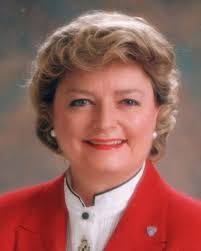 Diane Elizabeth's Instagram, Twitter & Facebook