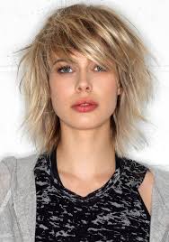A Nous La Coupe Degradee Avec Images Coupe De Cheveux Degrade Carre Effile Coiffure