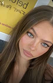 Ella Borg (sofialinnea17)