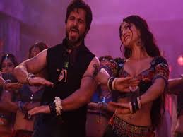 He enters a random hotel for cover where a posh wedding is expected to happen within the next few hours. Sunny Leone Reacts To Boy Claiming He Is Her And Emraan Hashmi S Son Bollywood Gulf News