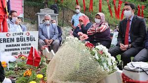 Programa acılı anne ayşe bülbül, maçka kaymakamı selim çomaklı, maçka belediye başkan vekili. Eren Bulbul Sehadetinin Ucuncu Yilinda Anildi