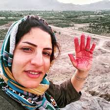 وسط این آشفته بازار ذهنت گشتی و گشتی تا رسیدی به چی؟ حذف خیلی چیزا ولی کشتن  بعضی چیزای دیگه. تو که می دونی حالت با چی خوب میشه، انجامشون بده، نکششون