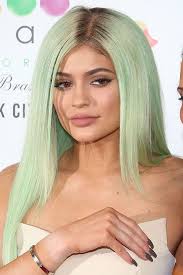 Kylie Jenner Debuts New Mint Green Hair At Nyfw Mint Green Hair Green Hair Kylie Jenner Green Hair
