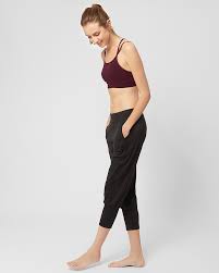 Sweaty Betty Garudasana Yoga Capris Blackmarl Xs Yoga Capris Yoga Pants Women Cropped Yoga Pants