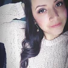 Naomi Barela's Instagram, Twitter & Facebook