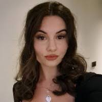 Danielle Rowland's Instagram, Twitter & Facebook