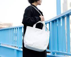 こんなバッグが欲しかった シンプルなデザインに使いやすさをプラスしたsazabyの新ライン plus line haconiwa バッグ シンプル カーキ ネイビー