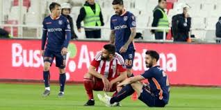 ارتقى سبورتينغ براغا، الأحد، لصدارة جدول ترتيب الدوري البرتغالي لكرة القدم.وقلب براغا تأخره بهدف لفوز على ضيفه ديسبورتيفو أفيس بثلاثة أهداف، ضمن مباريات الجولة الثالثة للمسابقة المحلية.تقدم أفيس بهدف عن طريق البرازيلي رودريغو ديفيندي في. Ù…ØªØµØ¯Ø± Ø§Ù„Ø¯ÙˆØ±ÙŠ Ø§Ù„ØªØ±ÙƒÙŠ Ù„ÙƒØ±Ø© Ø§Ù„Ù‚Ø¯Ù… ÙŠÙˆØ§ØµÙ„ Ù‡Ø¯Ø± Ø§Ù„Ù†Ù‚Ø§Ø· ØªØ±Ùƒ Ø¨Ø±Ø³