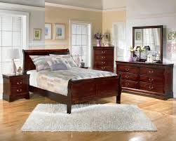 You can browse a selection of brown, ivory, cherry, and honey oak solid wood dressers, some with unique character like distressed barnwood for a black farmhouse dresser. Alisdair Sleigh Bedroom Set In Dark Brown