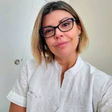 He empezado en un nuevo puesto de Director de asuntos médicos en Enfants  Pediatria Adolescencia y Especialidades