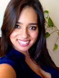 Elizabeth Manzo's Instagram, Twitter & Facebook