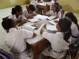 3) hambatan intelektual berat kelompok ini termasuk yang sangat rendah intelegensinya tidak mampu menerima pendidikan secara akademis. Kerja Kelompok Sistem Belajar Penjaga Persatuan