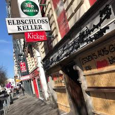 3,162 likes · 1 talking about this · 15,329 were here. Kultkneipe Elbschlosskeller Hat Wieder Geoffnet Aber Mit Auflagen Stern De