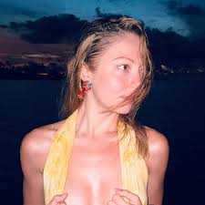 Amber Seefeldt's Instagram, Twitter & Facebook